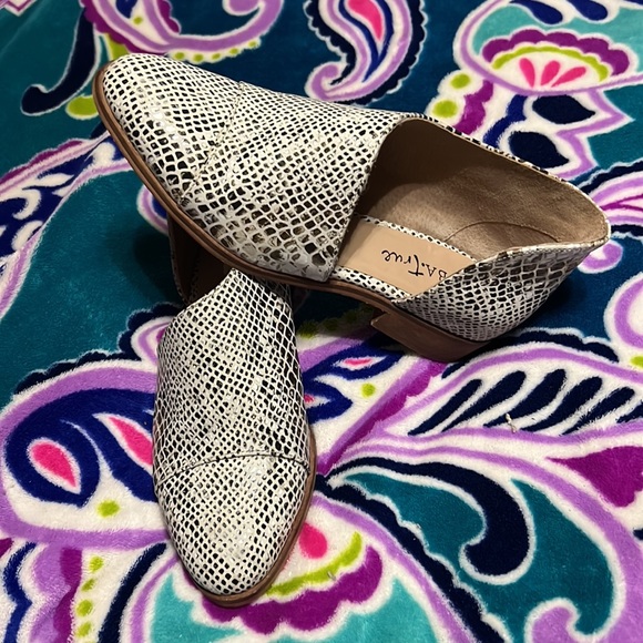 Diba.True womens shoe - Picture 2 of 3